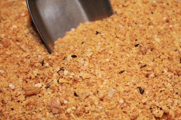 Birdfood Gelb Eifutter 1 Kg (Grundpreis 5,99€/kg).